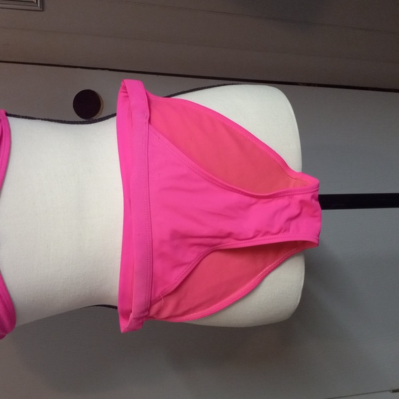 Pink bikini 👙 - Picture 3 of 8